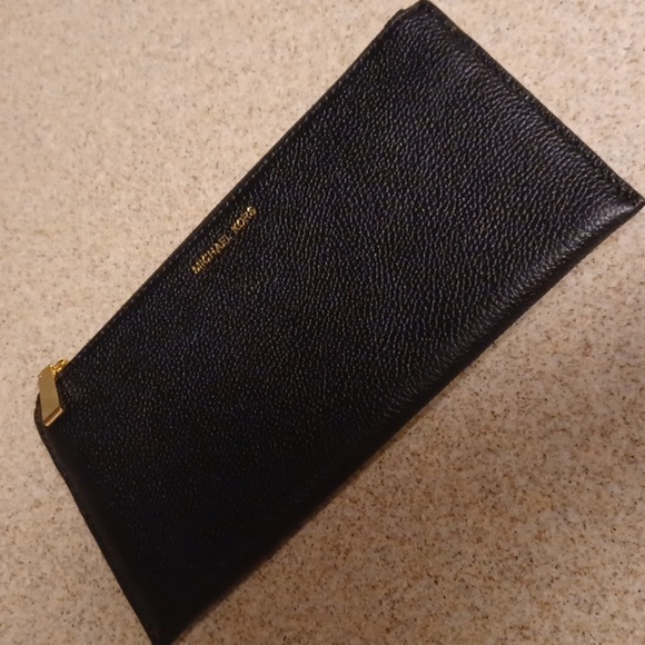 🐾Michael Kors Black Leather Wristlet/wallet - Picture 1 of 9